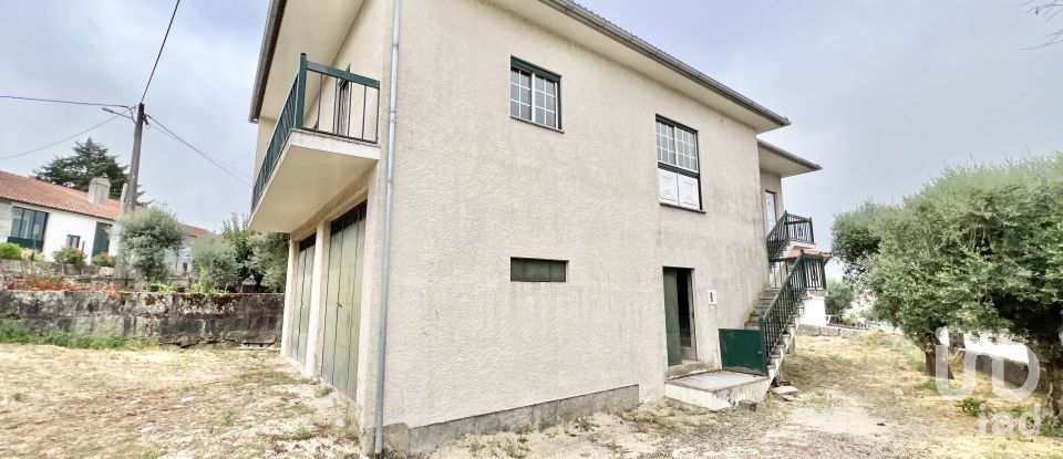 Gîte T2 à Sezures de 227 m²