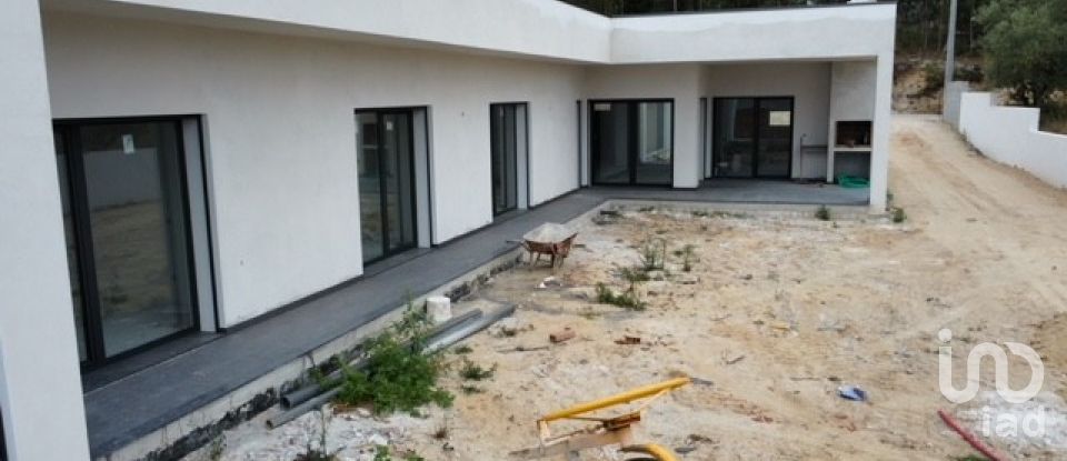 Habitação T3 em Marrazes e Barosa de 195 m²