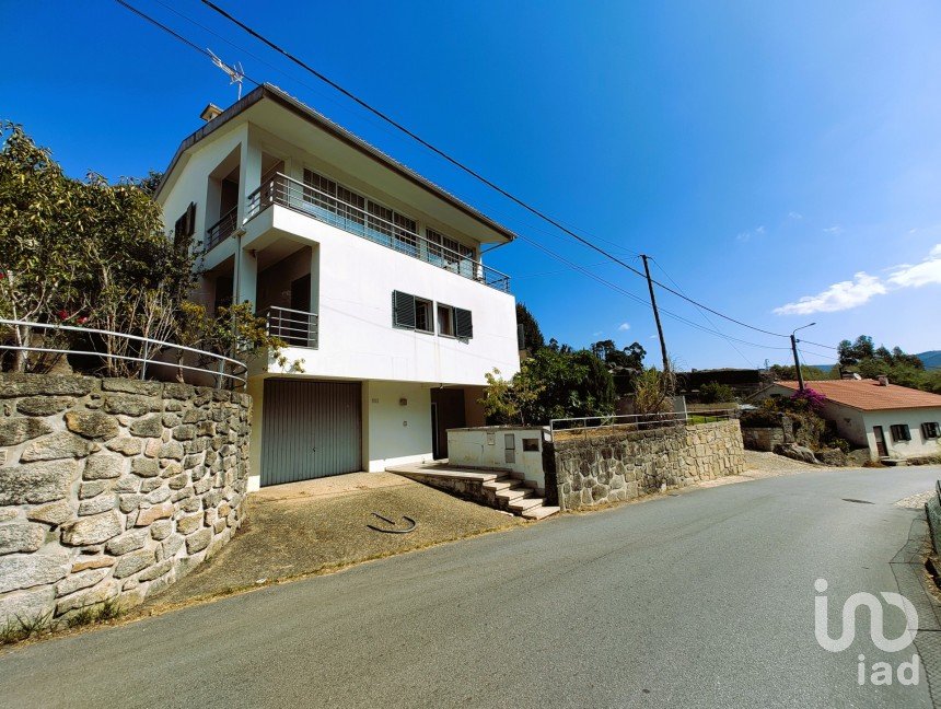 Casa T3 em Vilar de Mouros de 187 m²