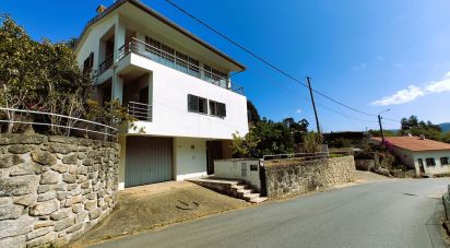 Gîte T3 à Vilar de Mouros de 187 m²