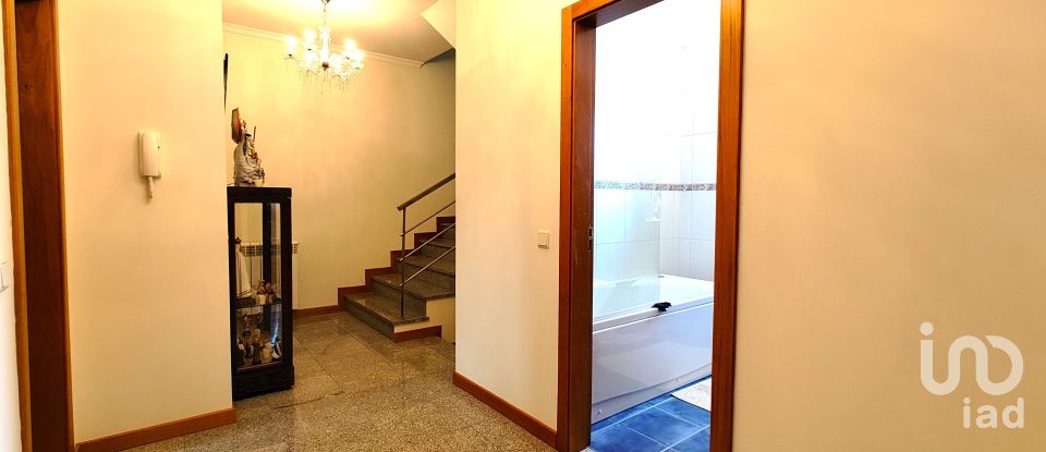 Casa T3 em Vilar de Mouros de 187 m²