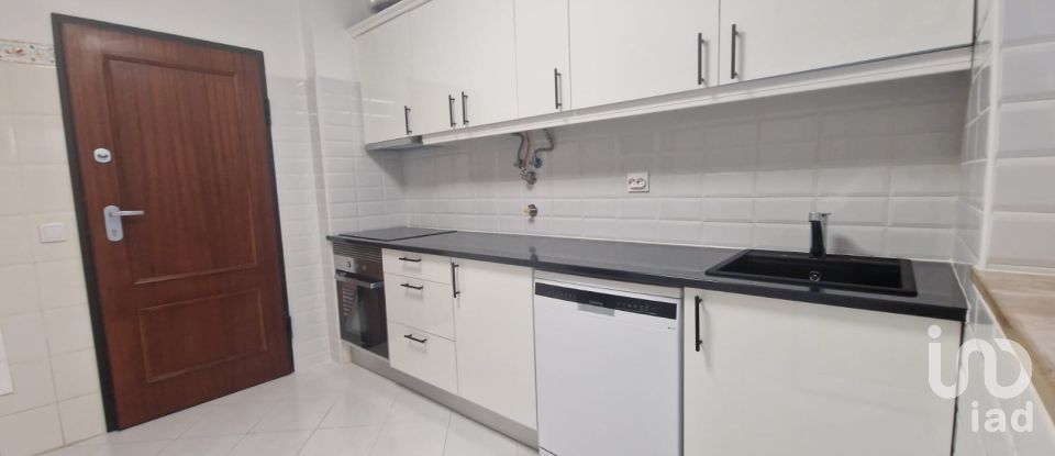 Apartamento T3 em Quelfes de 120 m²