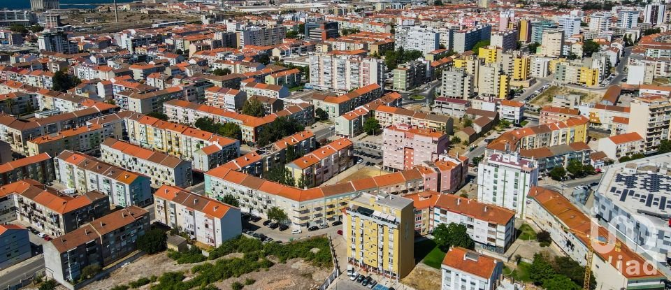 Apartment T2 in Alto do Seixalinho, Santo André e Verderena of 63 m²