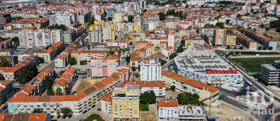 Apartment T2 in Alto do Seixalinho, Santo André e Verderena of 63 m²