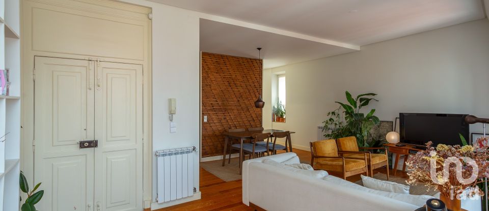 Apartment T2 in Misericórdia of 103 m²