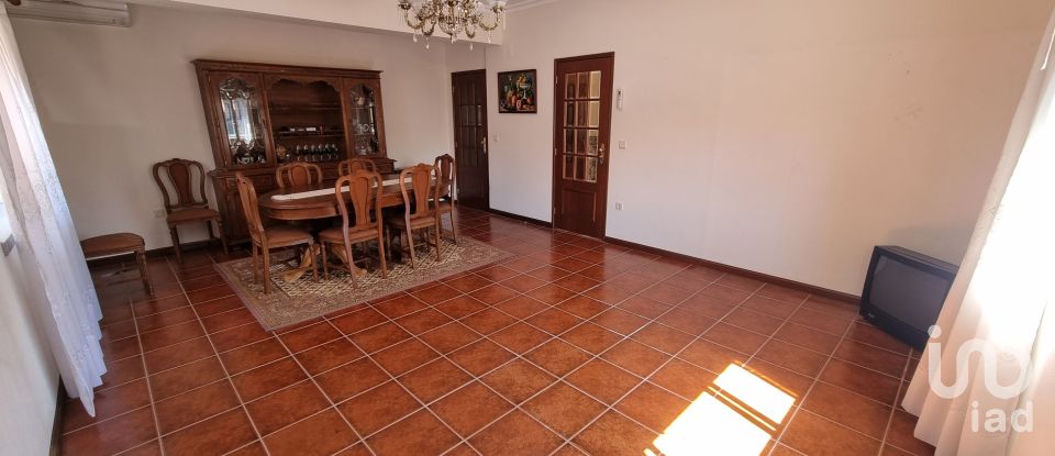 Casa T4 em Figueira de Castelo Rodrigo de 251 m²