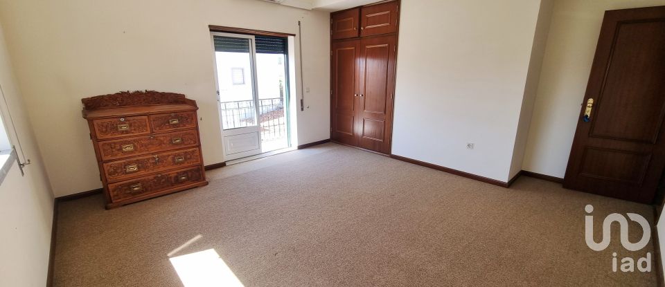 Casa T4 em Figueira de Castelo Rodrigo de 251 m²