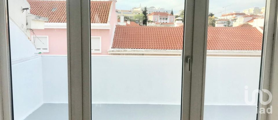 Apartment T3 in Oeiras e São Julião da Barra, Paço de Arcos e Caxias of 140 m²