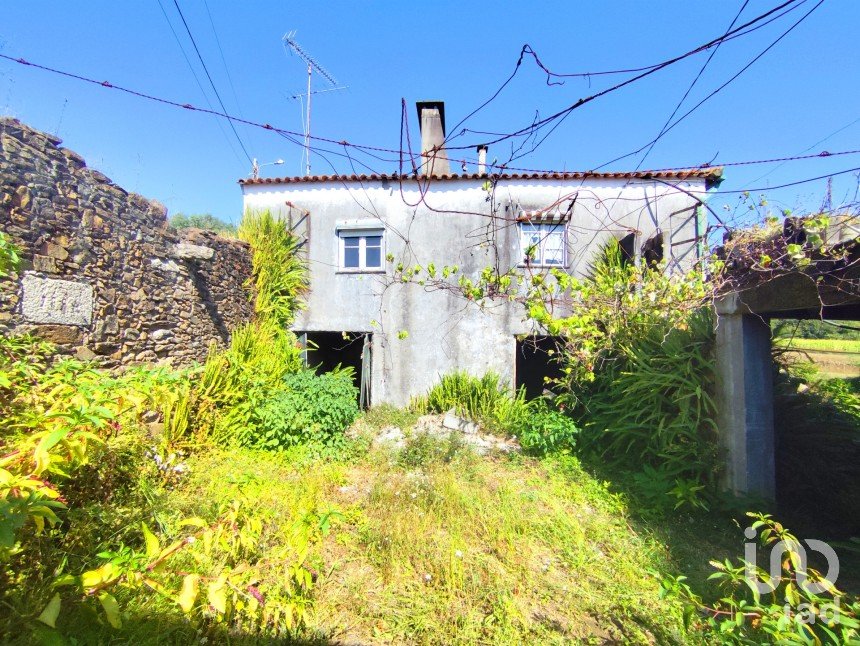 Casa de aldeia T3 em Santa Marta de Portuzelo de 228 m²