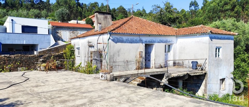 Casa de aldeia T3 em Santa Marta de Portuzelo de 228 m²