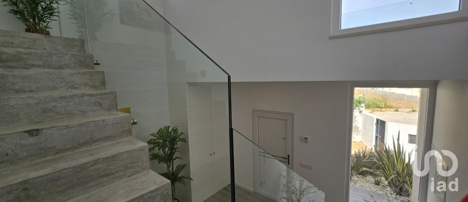 House T4 in Portimão of 229 m²