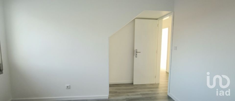 Casa T3 em Santa Marta de Portuzelo de 166 m²