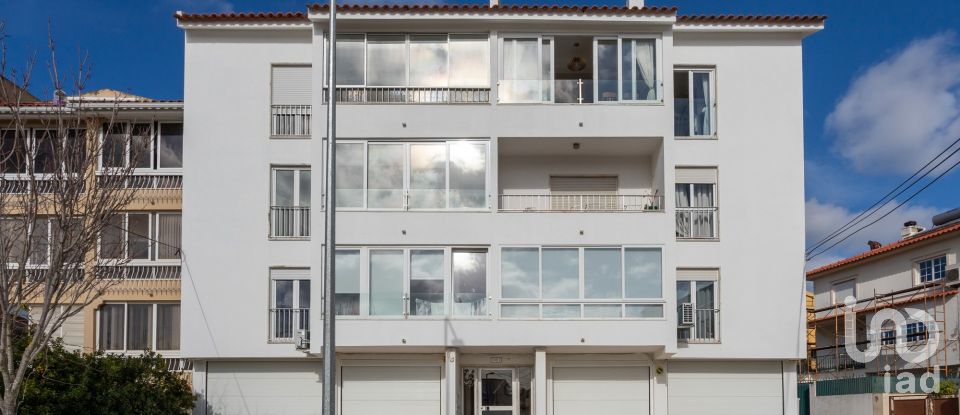 Duplex T4 in Cascais e Estoril of 135 m²