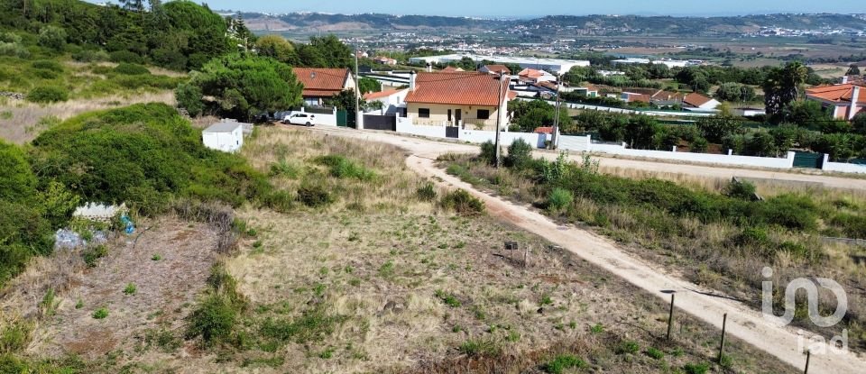 Terrain à Santo Antão e São Julião do Tojal de 318 m²