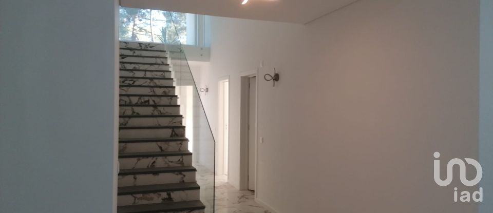 House T4 in Sesimbra (Castelo) of 170 m²