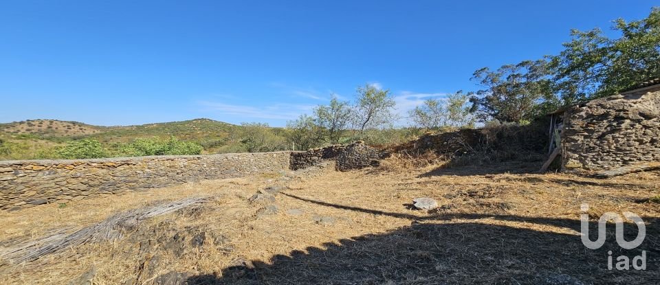 Terrain à Alcoutim e Pereiro de 276 m²