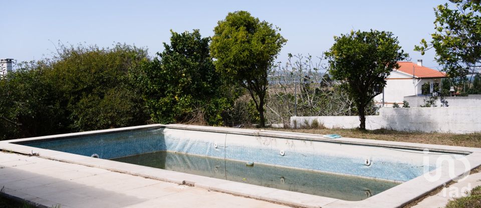 Casa T3 em Santa Maria, São Pedro e Sobral da Lagoa de 190 m²