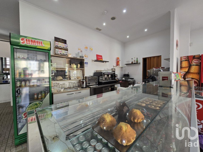 Shop / premises commercial in Olivais of 50 m²