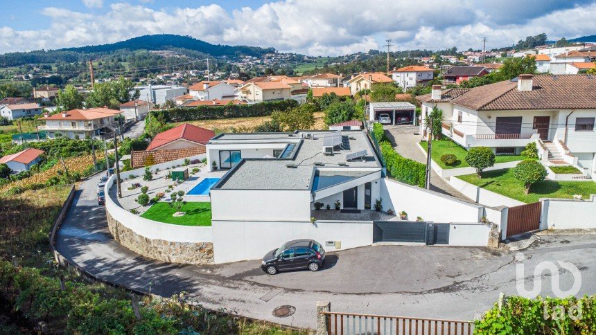 Gîte T3 à Ronfe de 152 m²