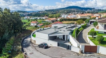 Casa T3 em Ronfe de 152 m²