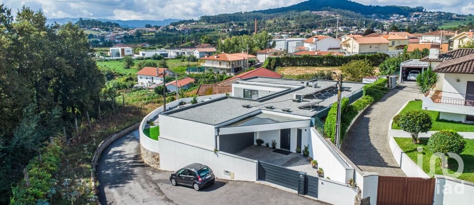 Gîte T3 à Ronfe de 152 m²