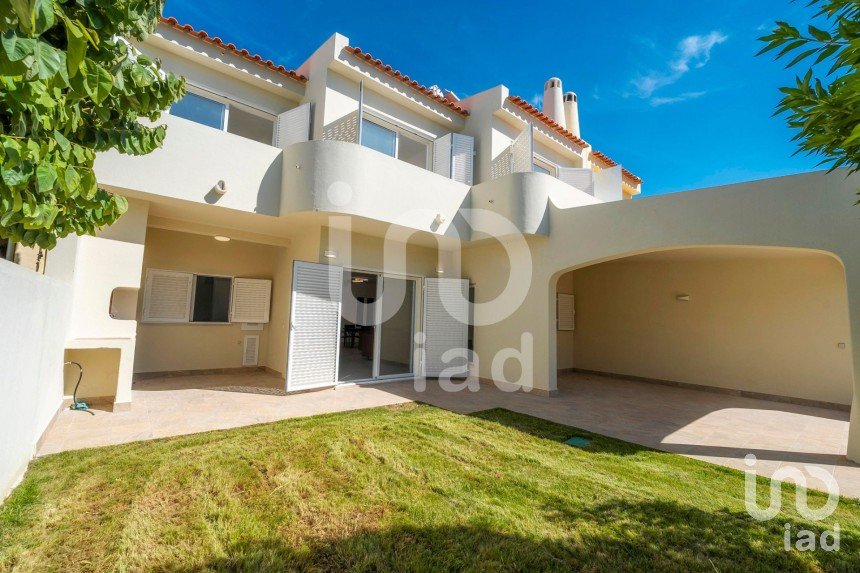 Lodge T3 in Albufeira e Olhos de Água of 186 m²