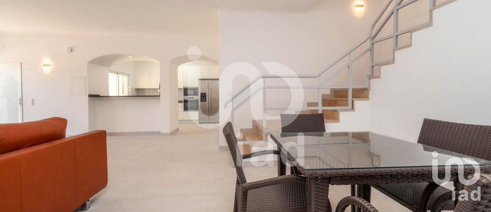 Lodge T3 in Albufeira e Olhos de Água of 186 m²