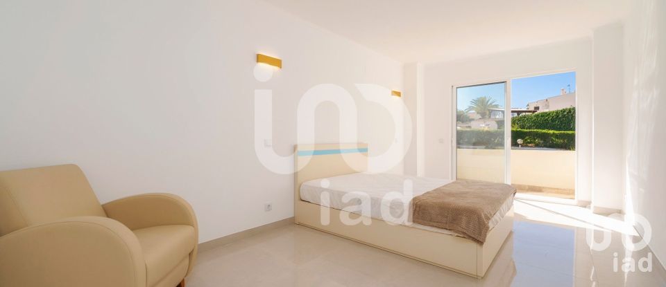 Lodge T3 in Albufeira e Olhos de Água of 186 m²