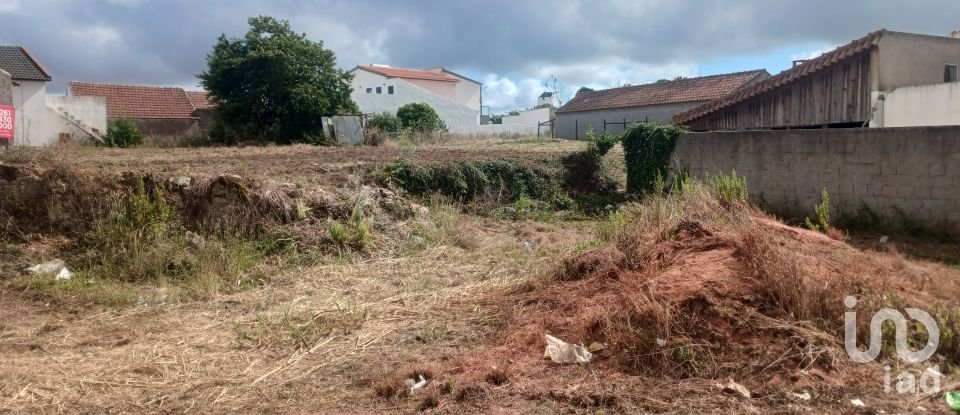 Terreno em Moita dos Ferreiros de 875 m²