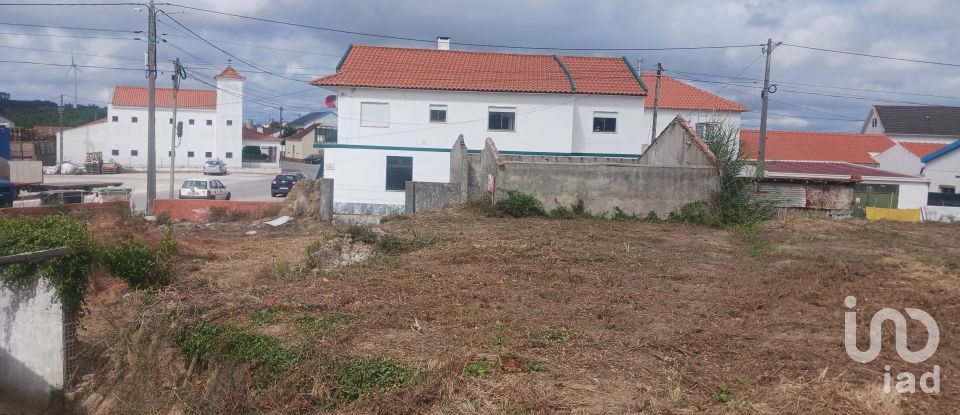 Terreno em Moita dos Ferreiros de 875 m²