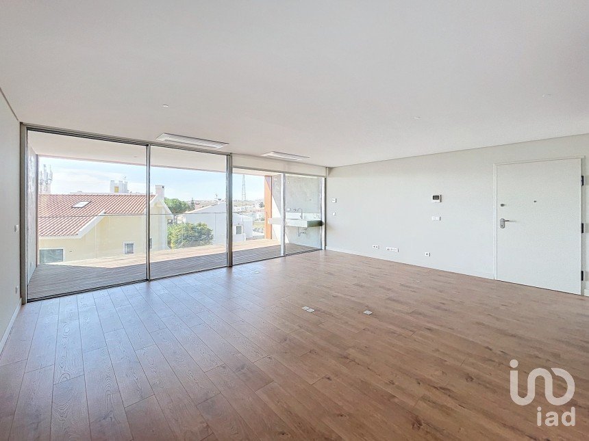 Apartment T3 in Oeiras e São Julião da Barra, Paço de Arcos e Caxias of 138 m²