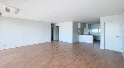 Apartment T3 in Oeiras e São Julião da Barra, Paço de Arcos e Caxias of 132 m²