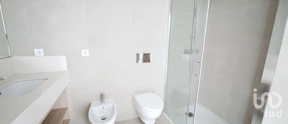 Apartment T3 in Oeiras e São Julião da Barra, Paço de Arcos e Caxias of 132 m²