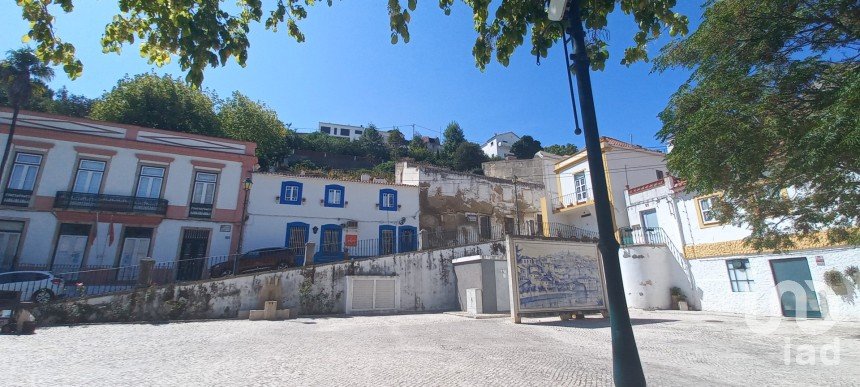 House T0 in Alenquer (Santo Estêvão e Triana) of 208 m²