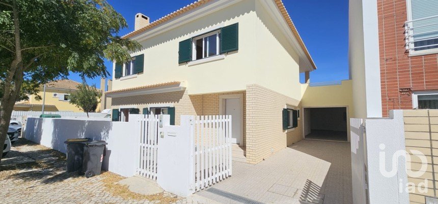 Maison T6 à Pinhal Novo de 250 m²