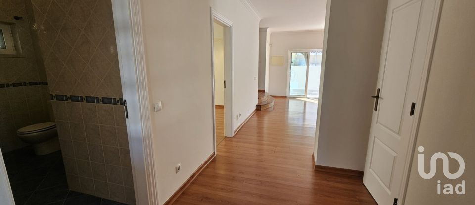 Casa / Villa T6 em Pinhal Novo de 250 m²