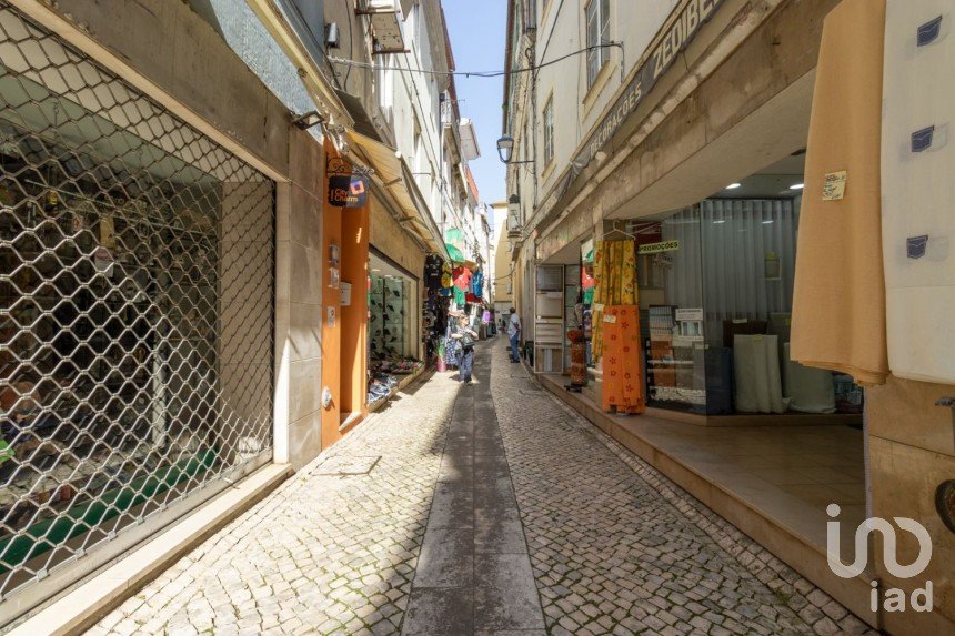 Block of flats in Coimbra (Sé Nova, Santa Cruz, Almedina e São Bartolomeu) of 238 m²