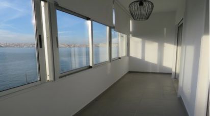 Apartment T2 in Almada, Cova da Piedade, Pragal e Cacilhas of 66 m²