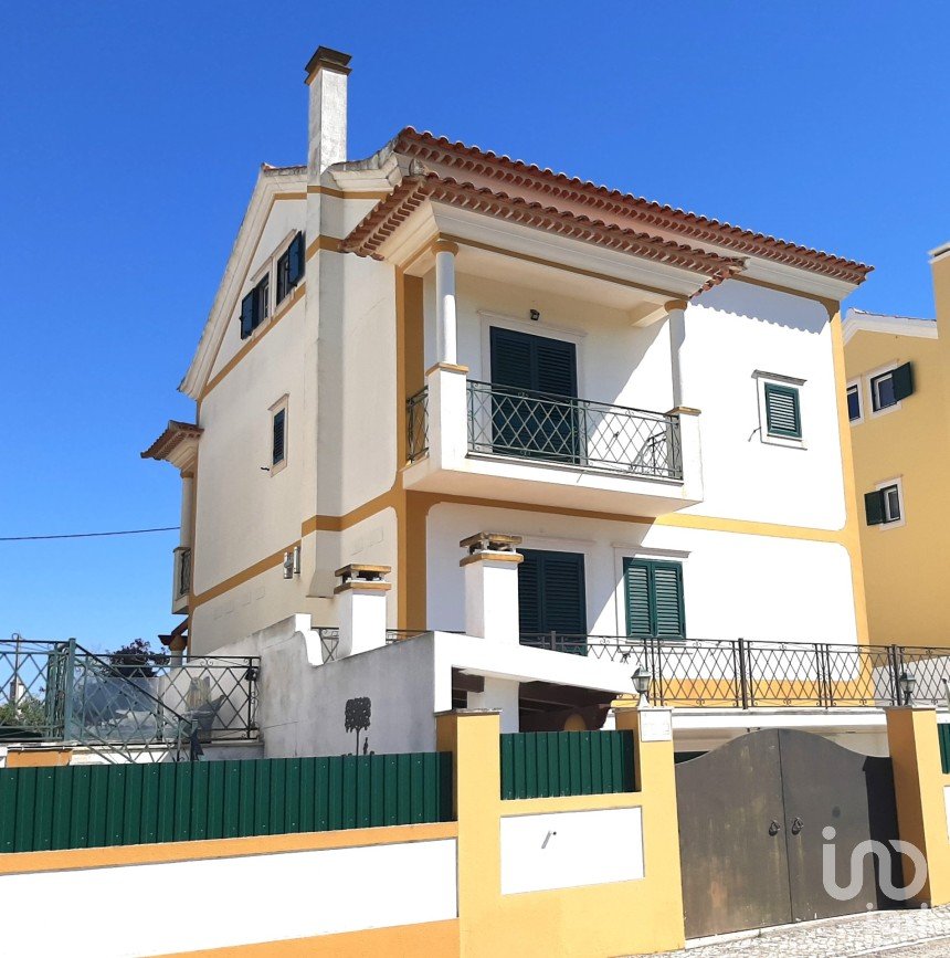 Mansion T5 in Alenquer (Santo Estêvão e Triana) of 290 m²