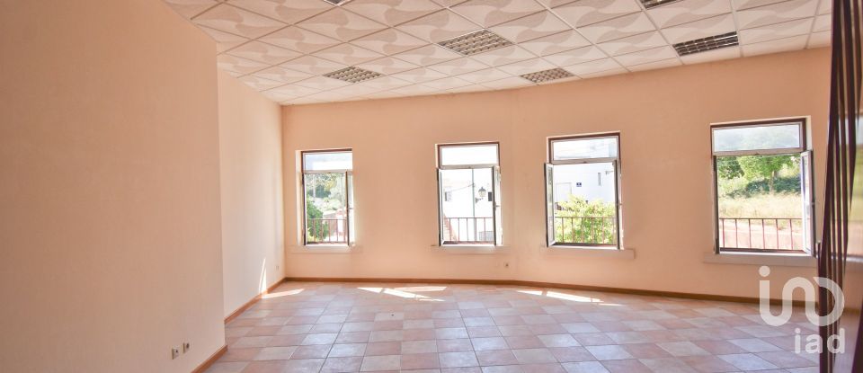 Boutique/Local commercial à São Miguel, Santa Eufémia e Rabaçal de 88 m²