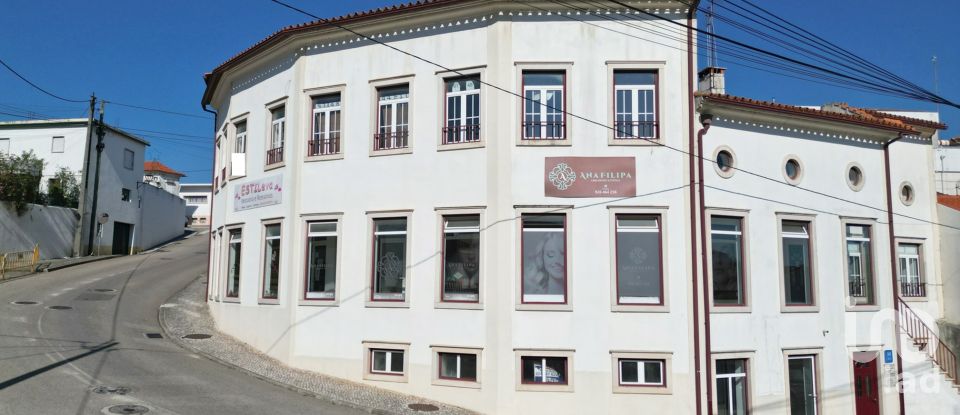 Boutique/Local commercial à São Miguel, Santa Eufémia e Rabaçal de 88 m²