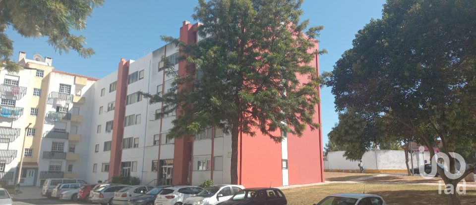 Apartamento T4 em Carregado e Cadafais de 80 m²