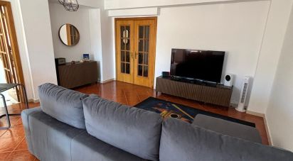 Apartment T1 in Queluz e Belas of 64 m²