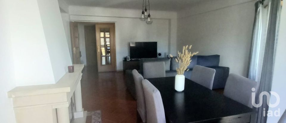 Appartement T1 à Queluz e Belas de 64 m²