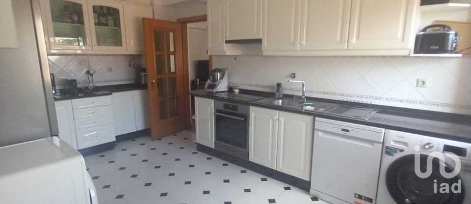 Appartement T1 à Queluz e Belas de 64 m²