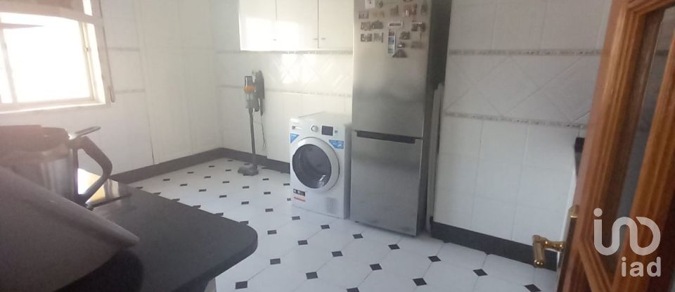 Appartement T1 à Queluz e Belas de 64 m²