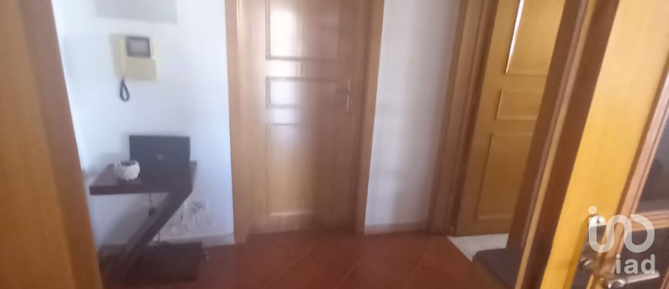 Appartement T1 à Queluz e Belas de 64 m²