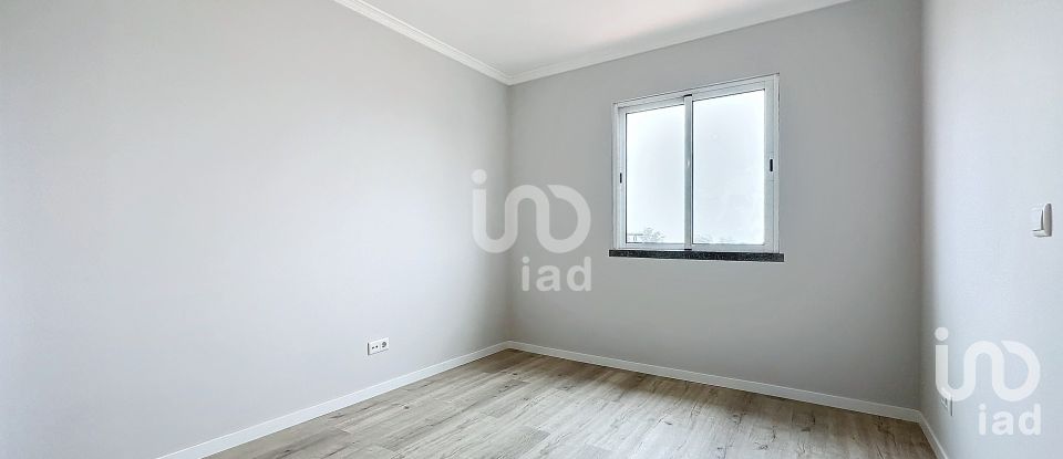 Apartment T2 in Camacha of 80 m²