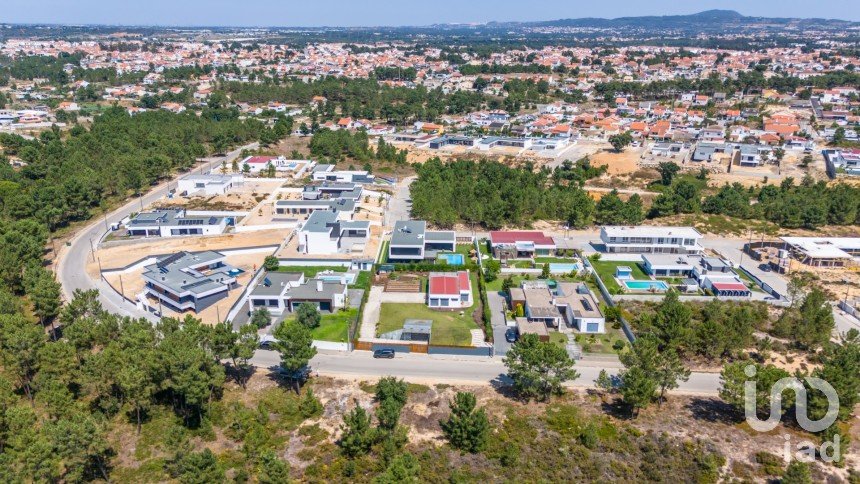 Terreno em Fernão Ferro de 1 300 m²