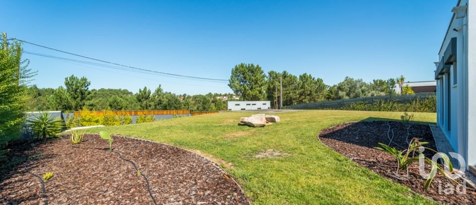 Terreno em Fernão Ferro de 1 300 m²